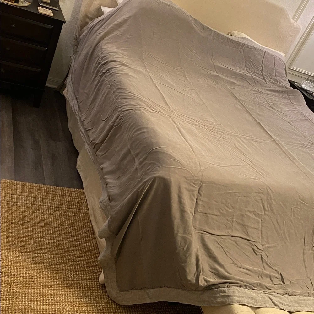 Pottery Barn Duvet Cover and Two Pillow Shams Tencel Body with Linen Trim